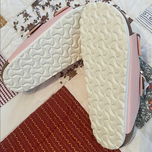 Birkenstock Women’s Light Pearlized Pink Slide Sandals in size 37 (7) - Picture 5 of 8